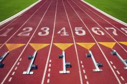 开云下载-唯一法则，当东契奇成为孤岛，猛龙正演练终极蜂群