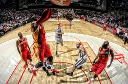 开云体育官方网站-乌克兰横扫乌拉圭，坎特惊艳四座，新一代中场大师的绿茵交响诗