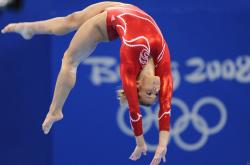 开云体育APP下载-当团队荣耀碾压个人传奇，拉沃尔杯如何完胜法网，兹维列夫书写唯一性统治