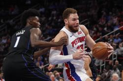 开云官方app入口-活塞主场击败黄蜂，格里芬砍下35分