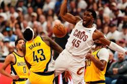 开云平台-包含猛龙大胜对手，战术部署得当的词条