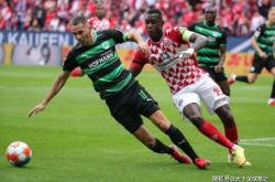 开云体育官网-奥格斯堡再遇困境迫切需要反弹表现