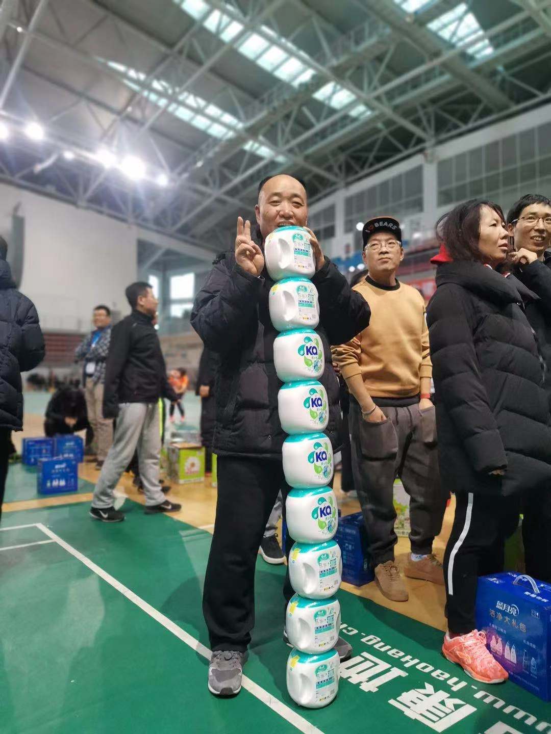 尼日利亚代表团在羽毛球赛中获奖