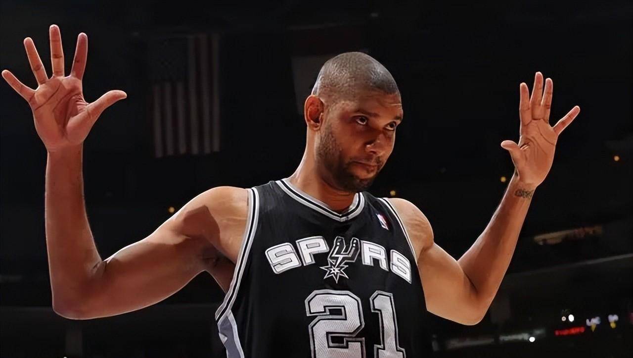 NBA球员个人表现出色夺得赛季最有价值球员