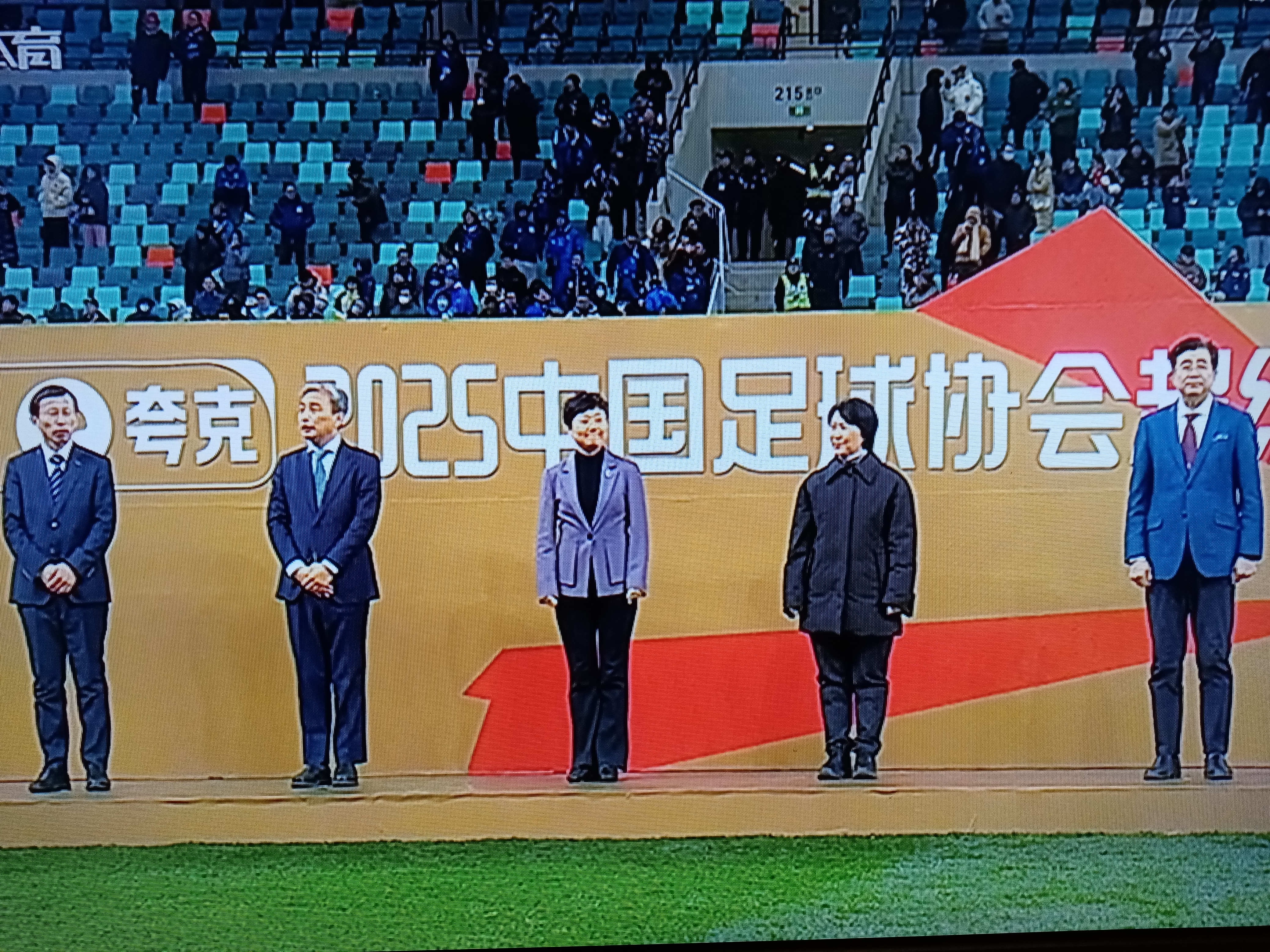 关于上海申花新援发挥出色，助球队夺得连胜的信息