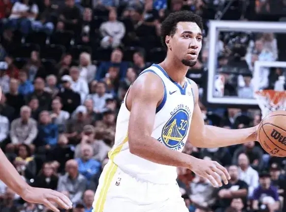 勇士轻取爵士，霸气登顶