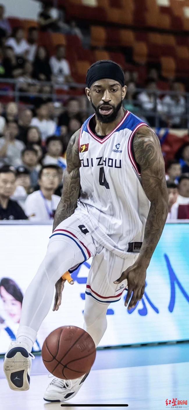 困难不足畏惧,贵州男篮永不言败抢夺胜利 困难不足畏惧,贵州男篮永不言败抢夺胜利