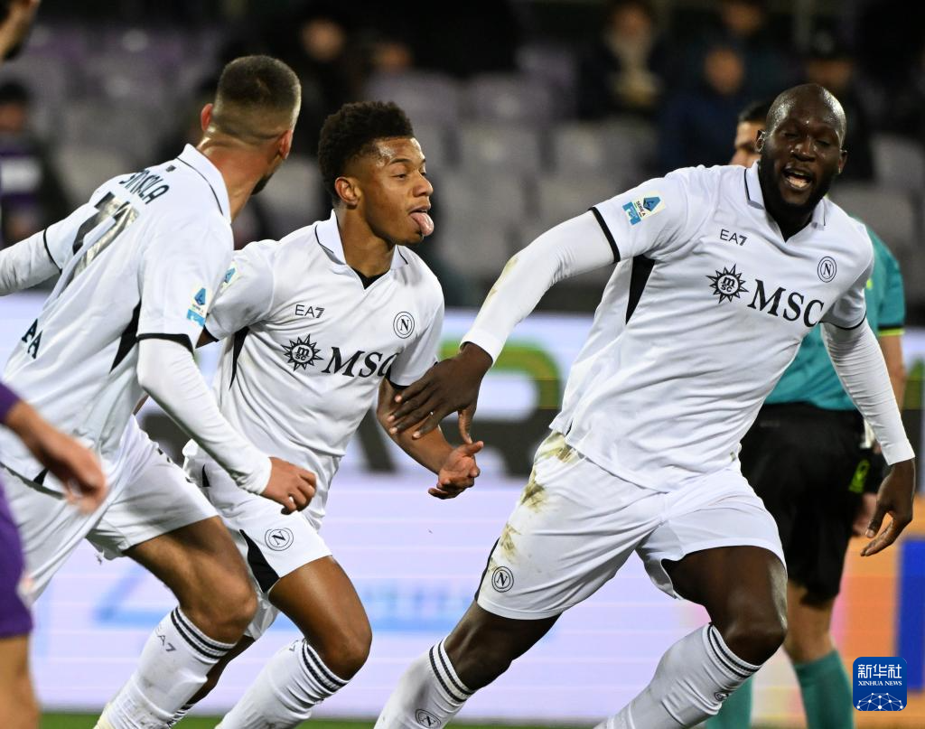 那不勒斯客场惨败,遭遇连败 那不勒斯客场惨败,遭遇连败