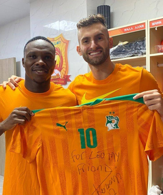 日本队鏖战印度队，黄鸭组合状态火热的简单介绍