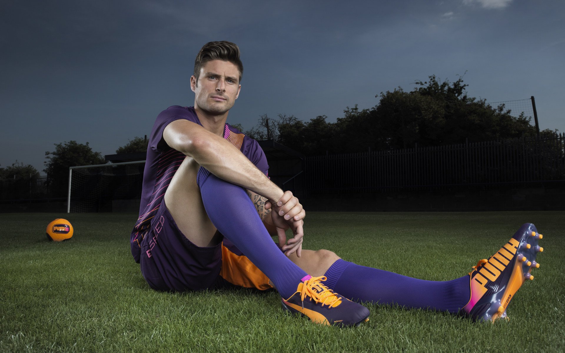 技术碾压VS北欧力量,李刚仁魔术撕裂防线,瑞典重槌叩开突尼斯城门