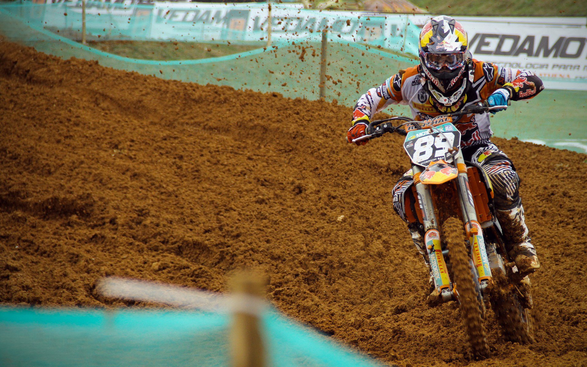 从卡塔尔的战术钟摆到加维的英超引擎,现代足球的节奏掌控艺术