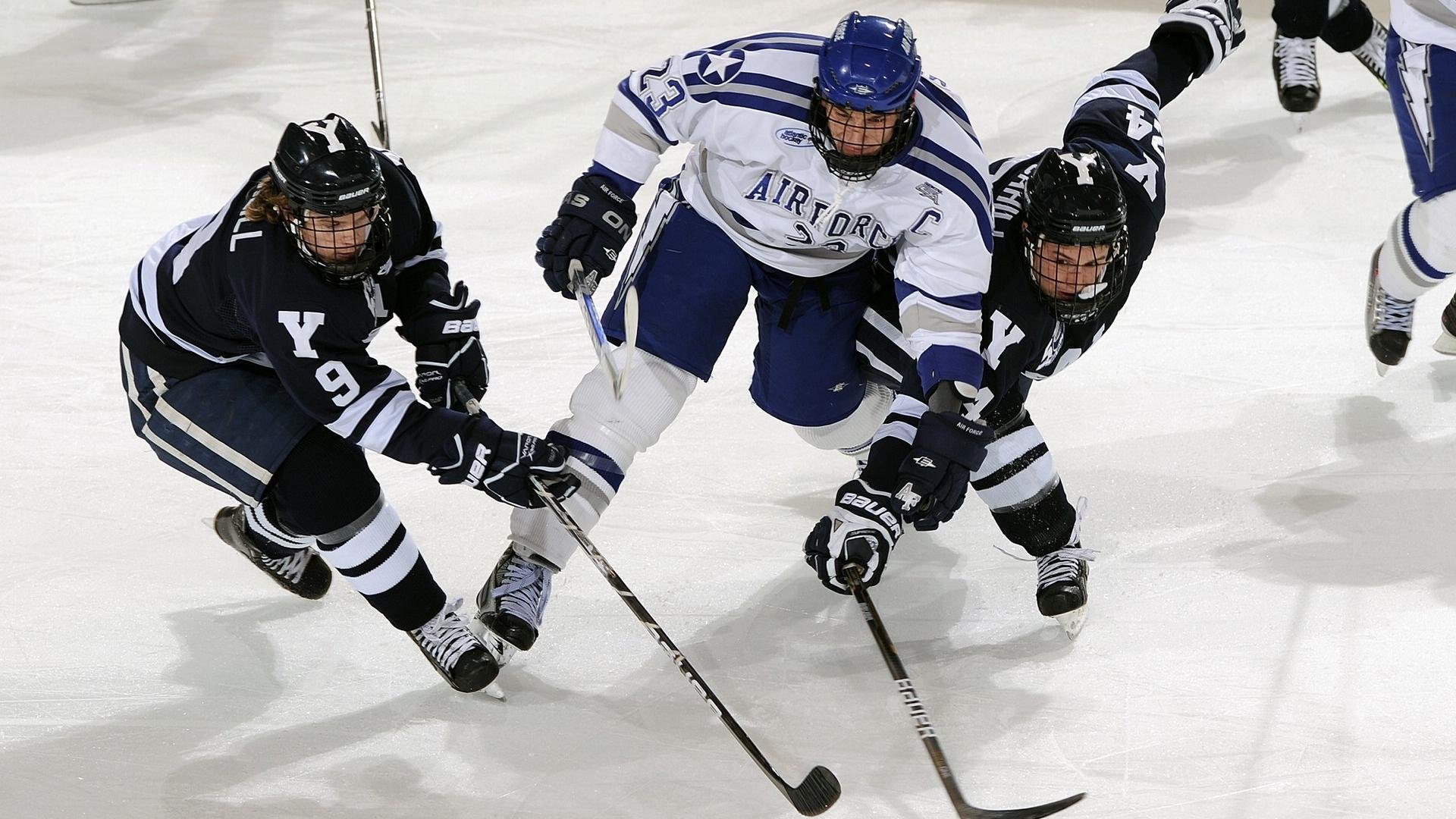 冰与火之歌，当足球撞碎时空 许昕用球拍丈量永恒