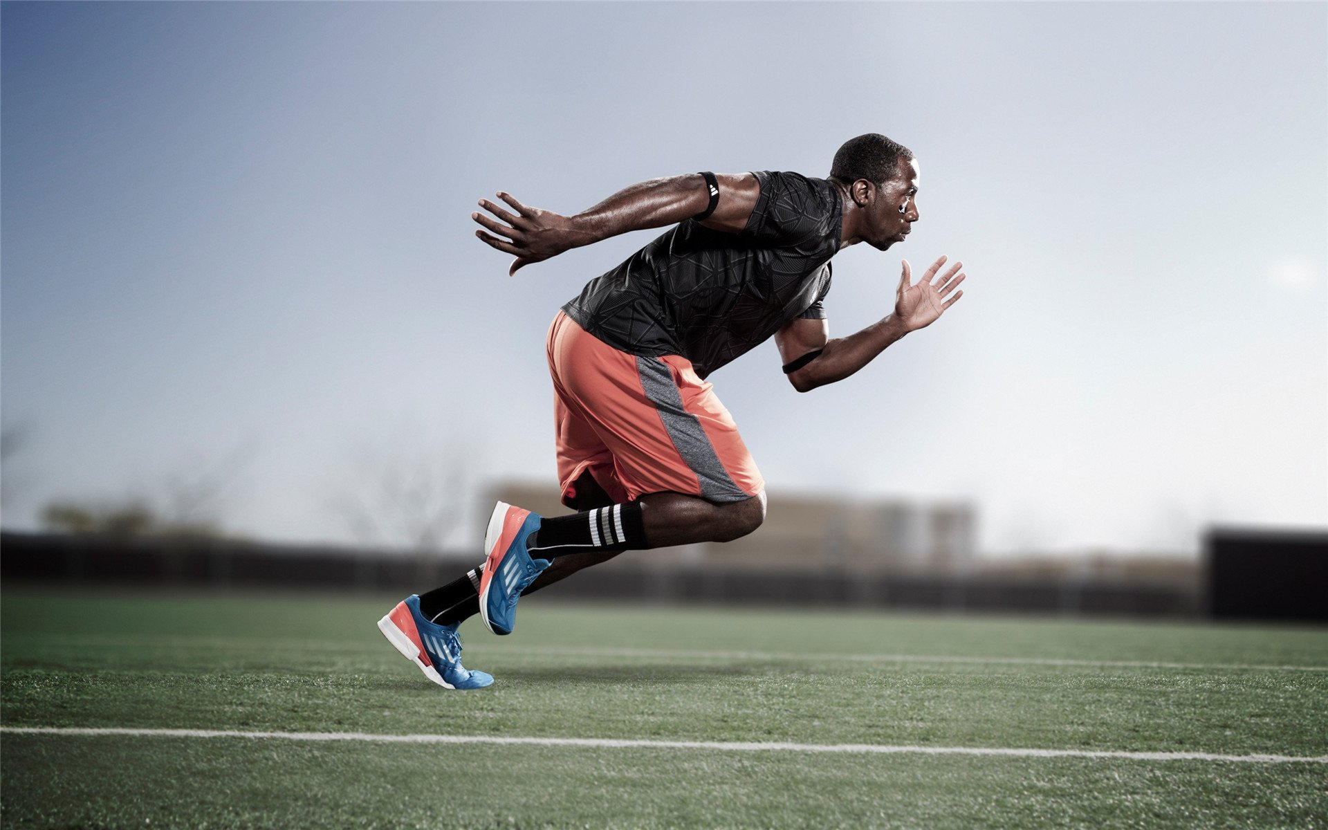 唯一性铸就传奇，索伯车队逆袭法拉利与汉密尔顿的扛旗时刻